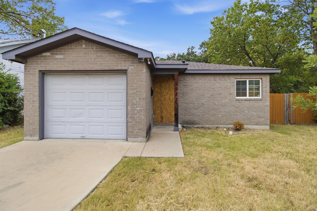 3923 Metropolitan Avenue Property Photo 2