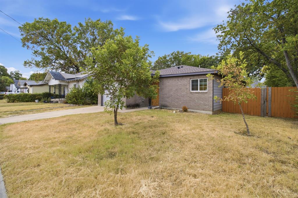 3923 Metropolitan Avenue Property Photo 4