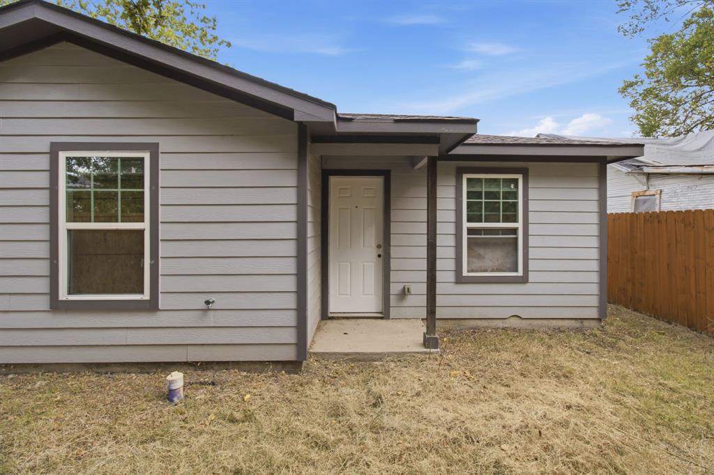 3923 Metropolitan Avenue Property Photo 9