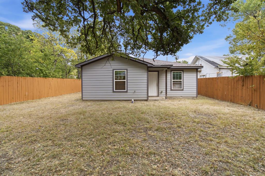 3923 Metropolitan Avenue Property Photo 10