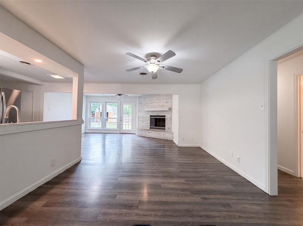 1805 Brookview Drive Property Photo 3