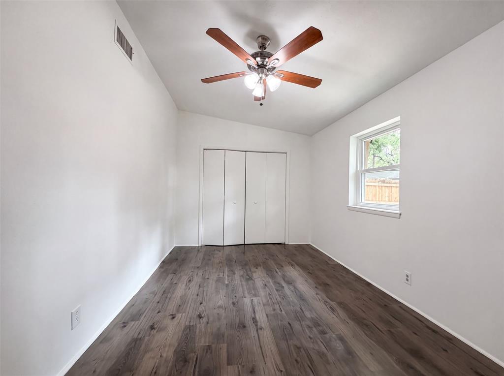 1805 Brookview Drive Property Photo 4