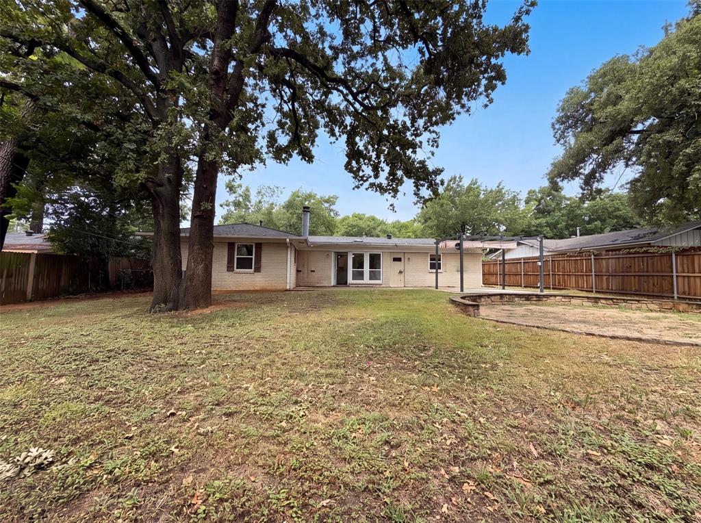 1805 Brookview Drive Property Photo 5
