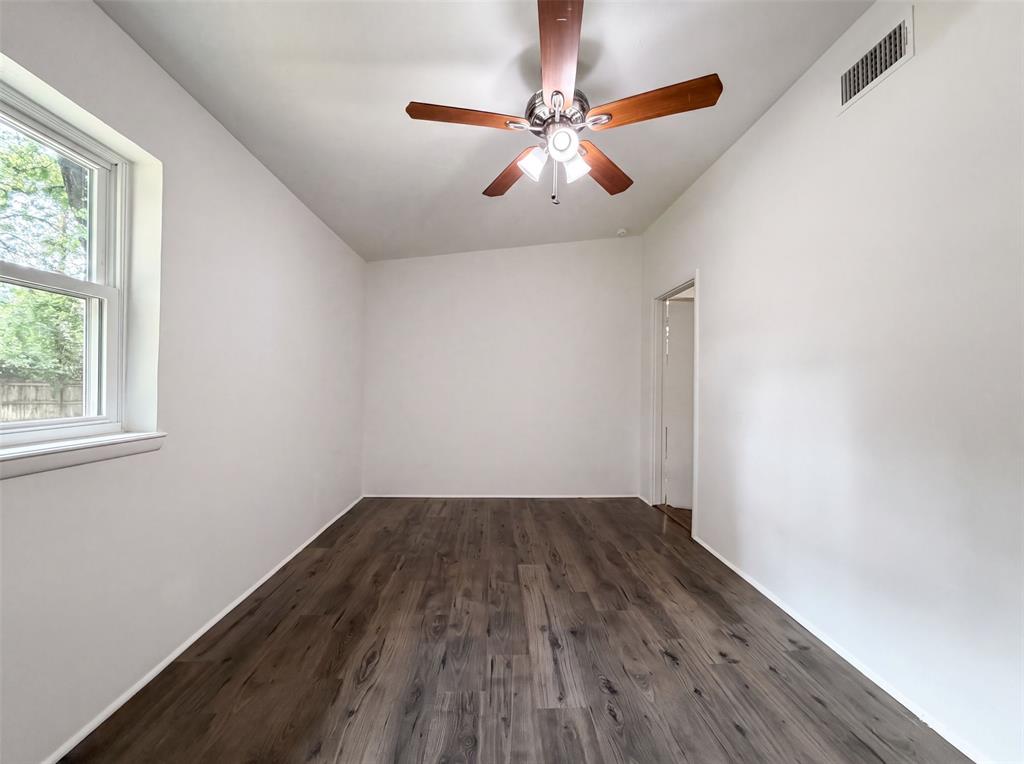 1805 Brookview Drive Property Photo 9