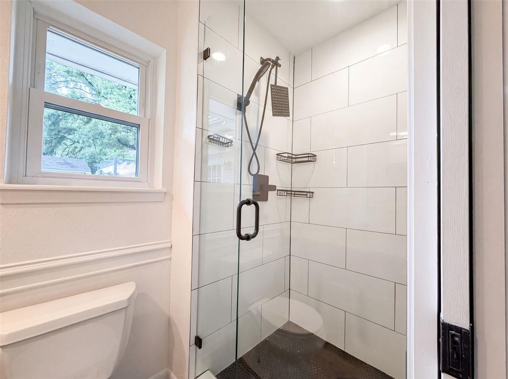 1805 Brookview Drive Property Photo 18