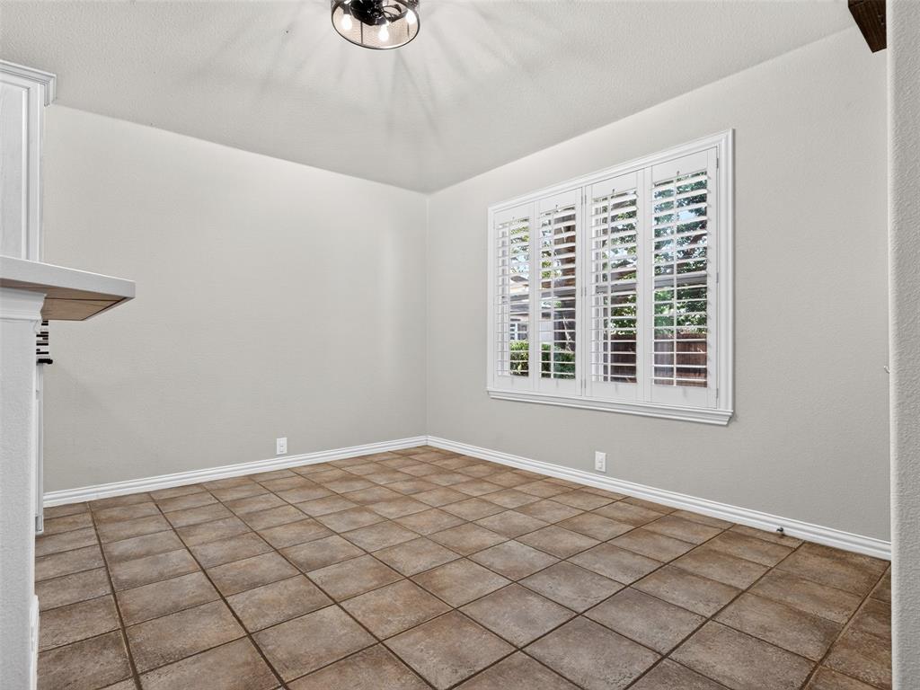 1049 Broken Spoke Drive Property Photo 14
