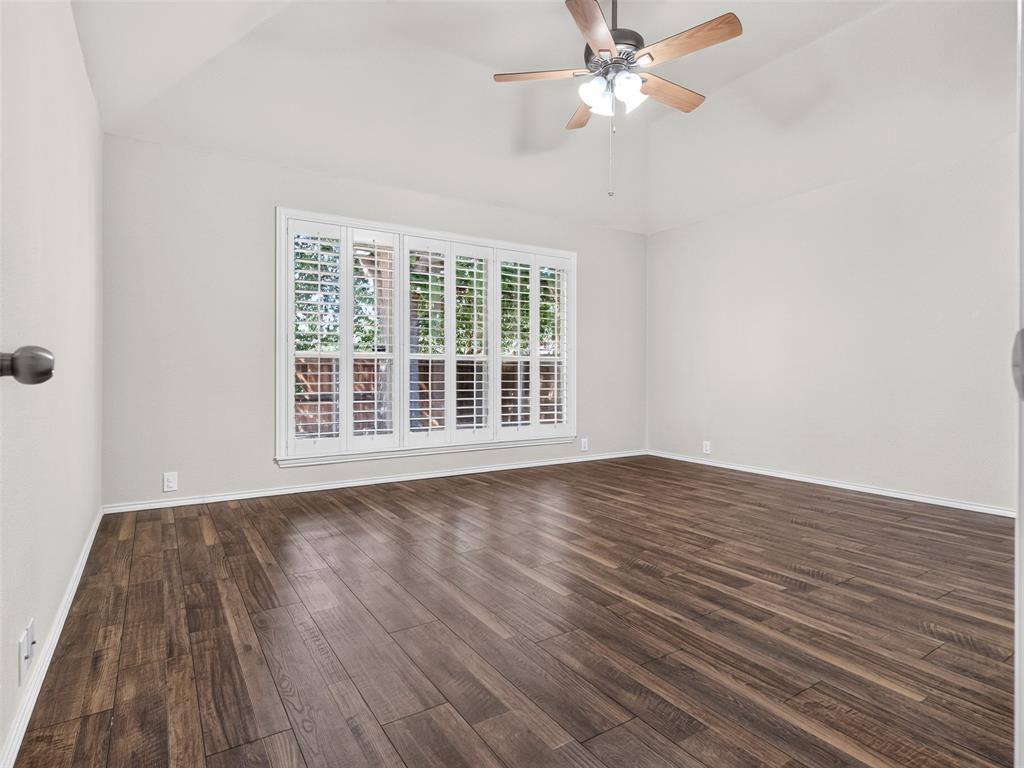 1049 Broken Spoke Drive Property Photo 17