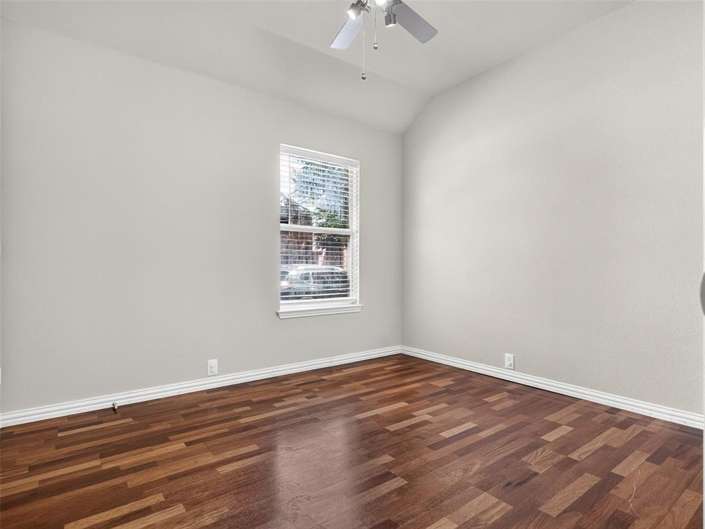 1049 Broken Spoke Drive Property Photo 24