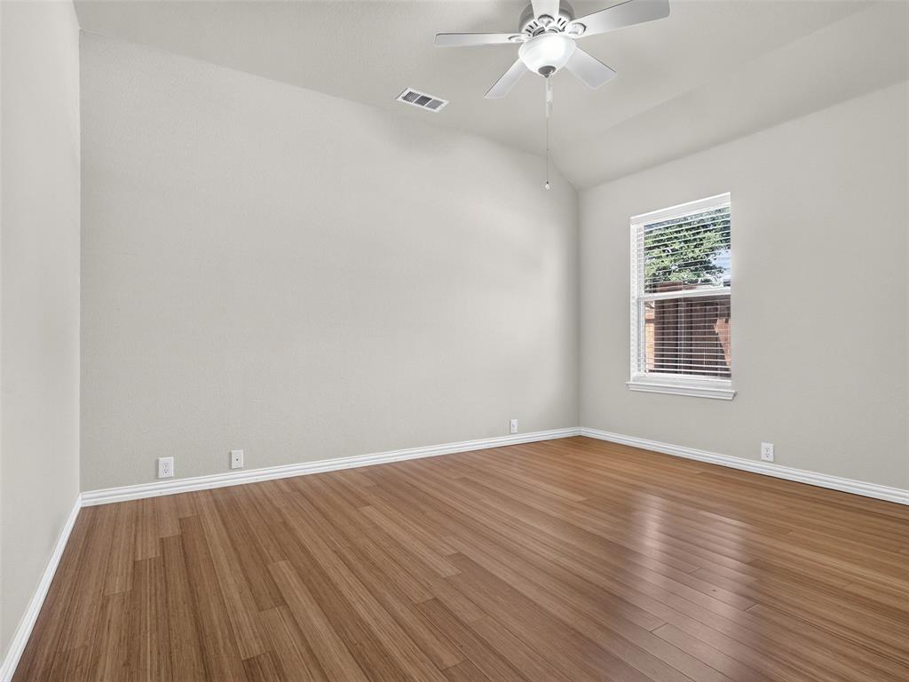 1049 Broken Spoke Drive Property Photo 26