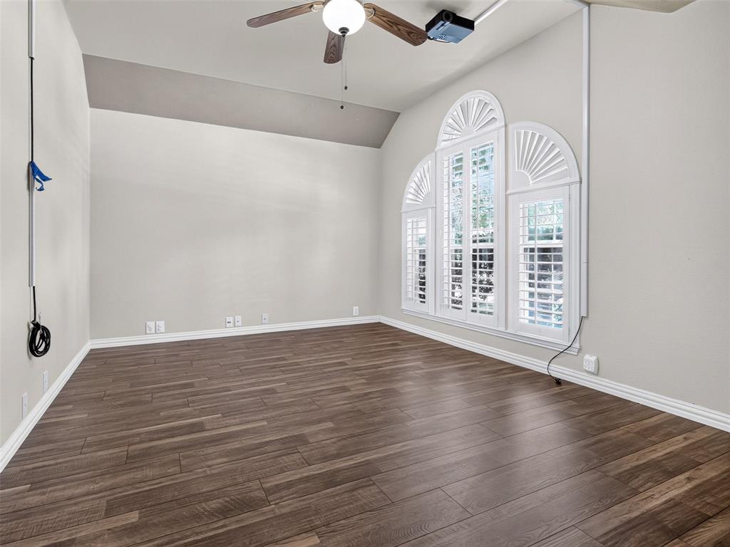1049 Broken Spoke Drive Property Photo 28