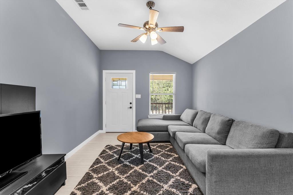 313 E Texas Avenue Property Photo 6