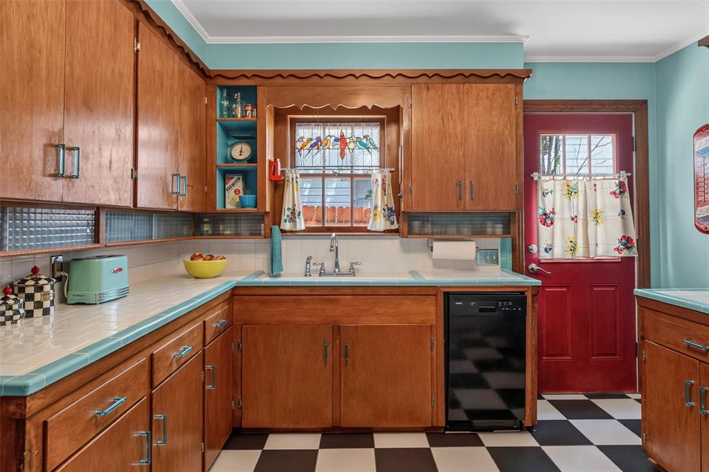 3905 Linden Avenue Property Photo 12