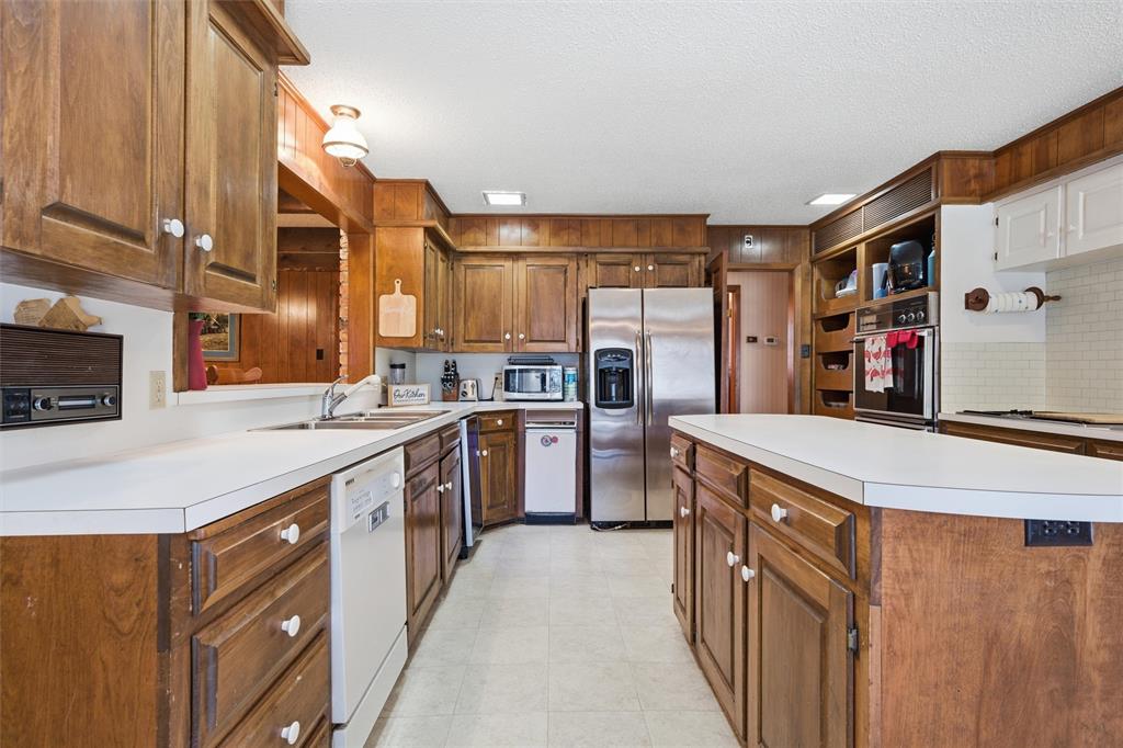 2210 White Street Property Photo 8