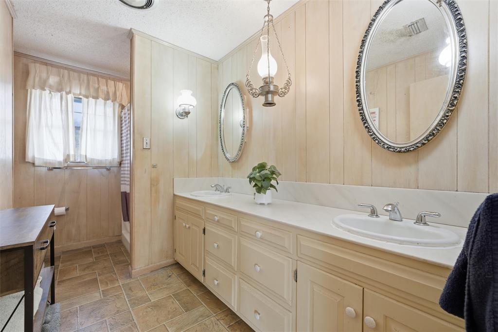 2210 White Street Property Photo 21