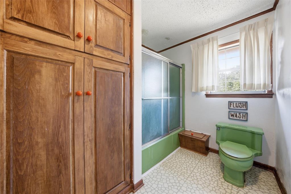 2210 White Street Property Photo 24