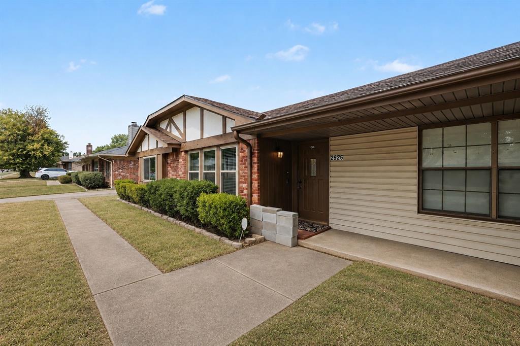 2926 Hilltop Drive Property Photo 3
