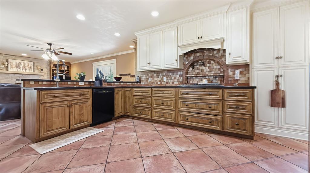 111 Fm 2905 Property Photo 4