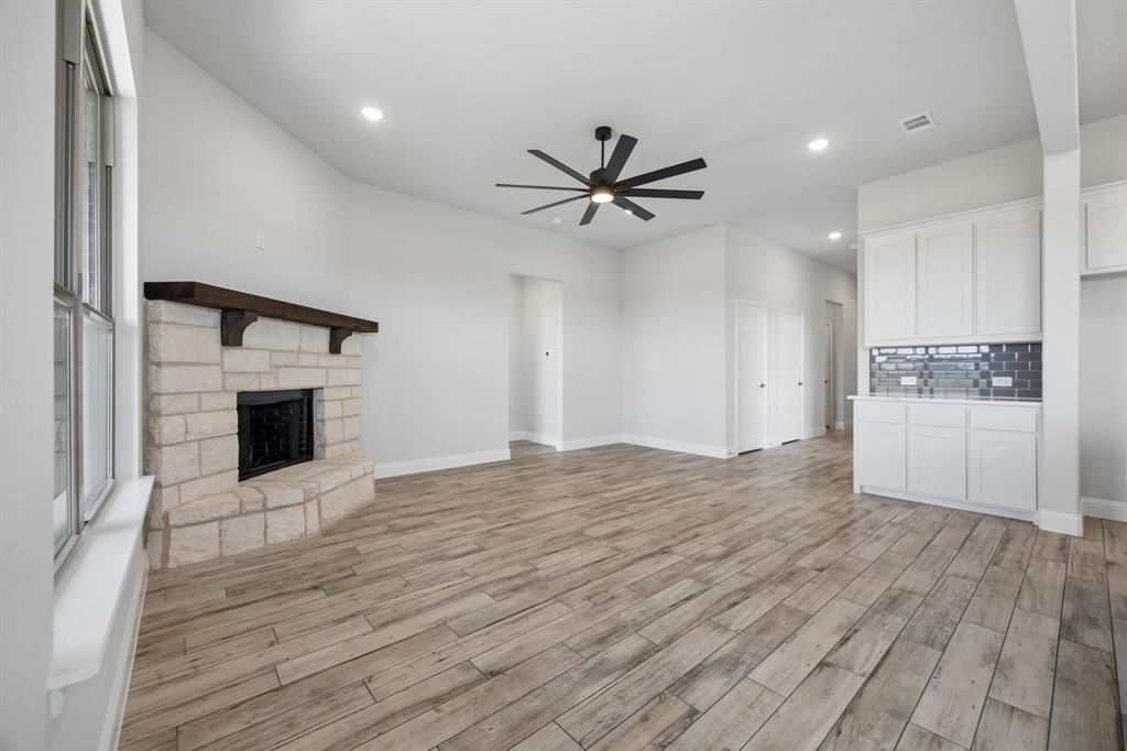 725 Windward Court Property Photo 10