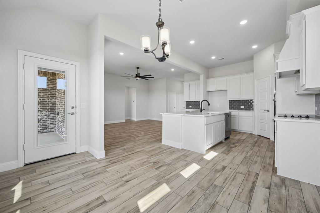 725 Windward Court Property Photo 12