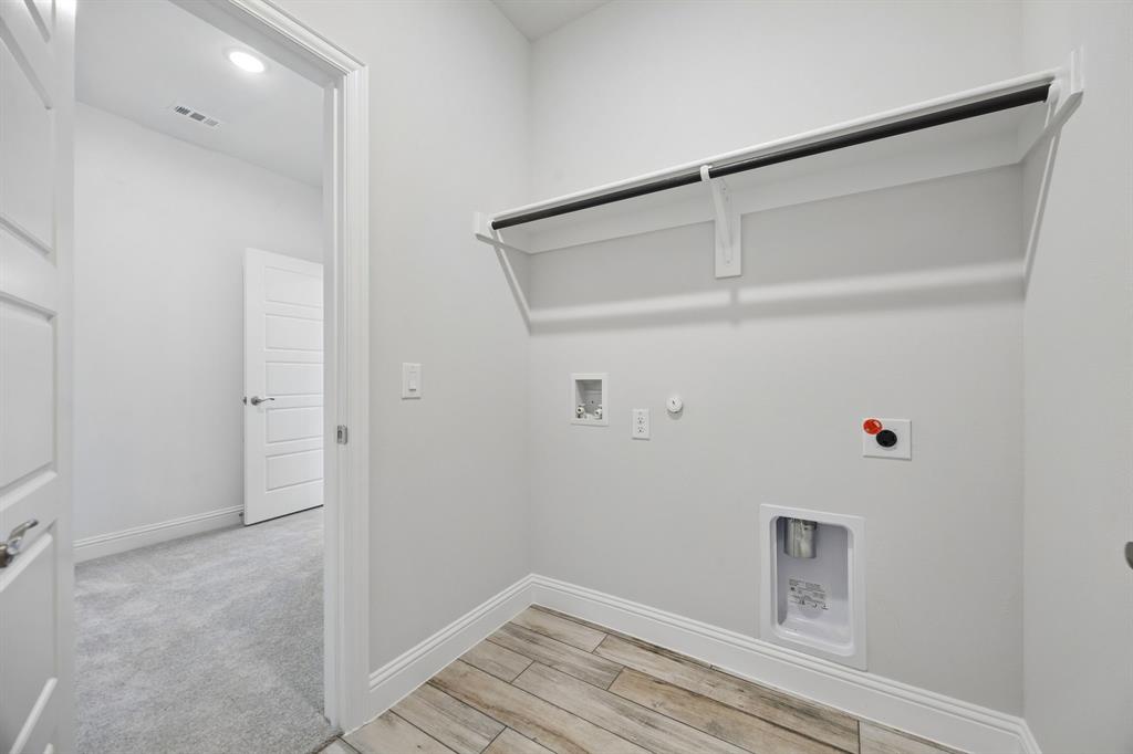 725 Windward Court Property Photo 30