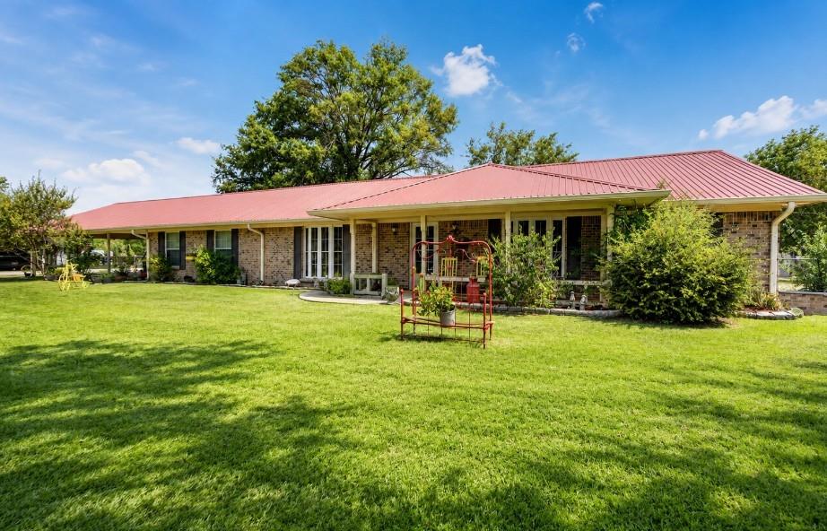 1022 Robin Road Property Photo 1