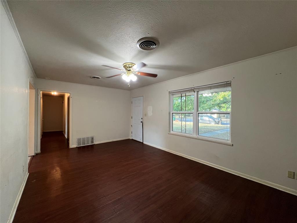 517 N Lydia Property Photo 2