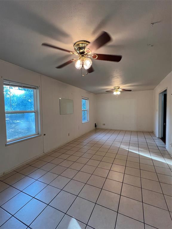517 N Lydia Property Photo 5