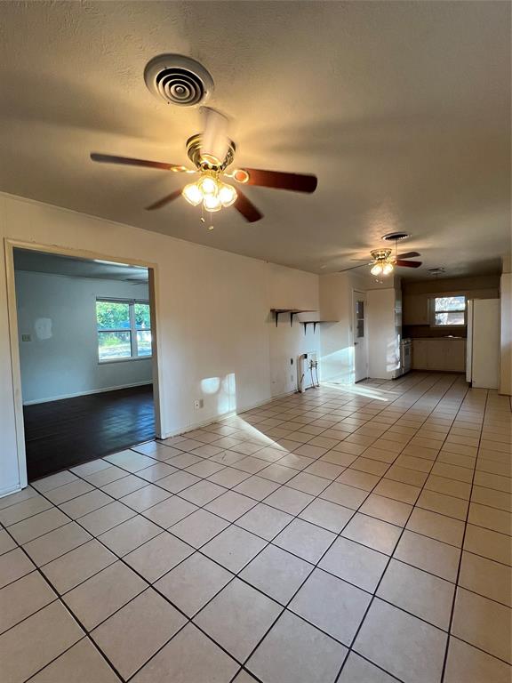 517 N Lydia Property Photo 6