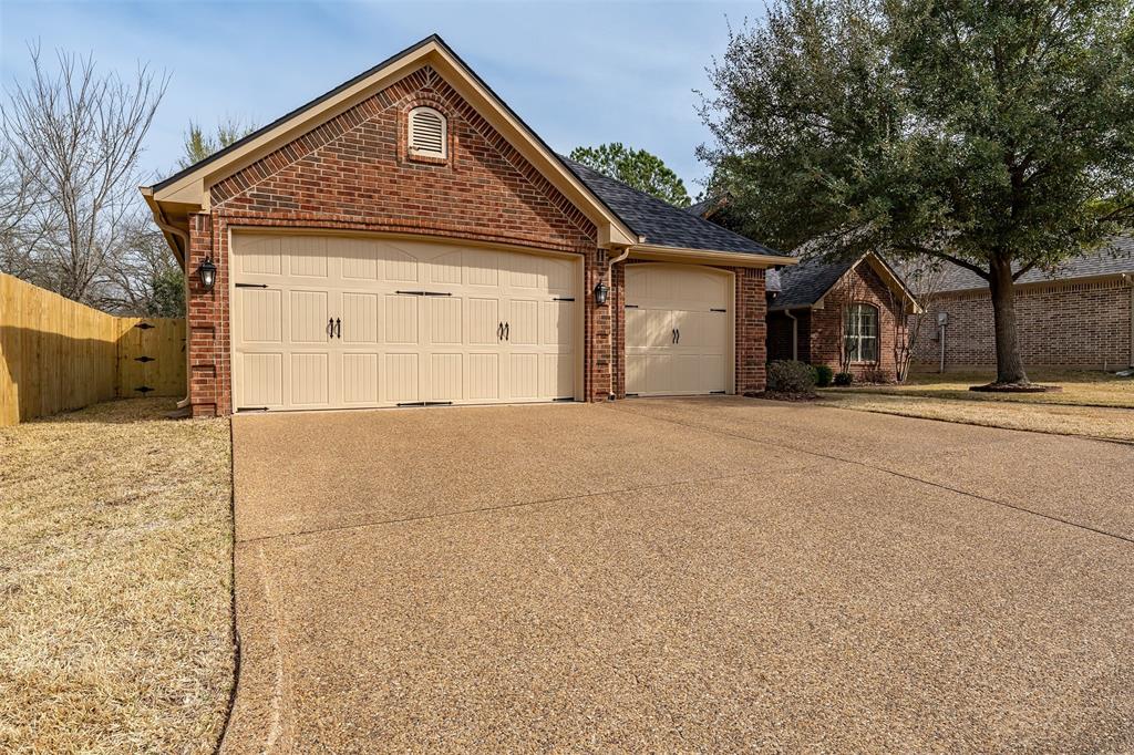 6526 Ashmore Property Photo 3