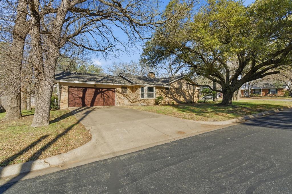 1760 Acorn Lane Property Photo 1