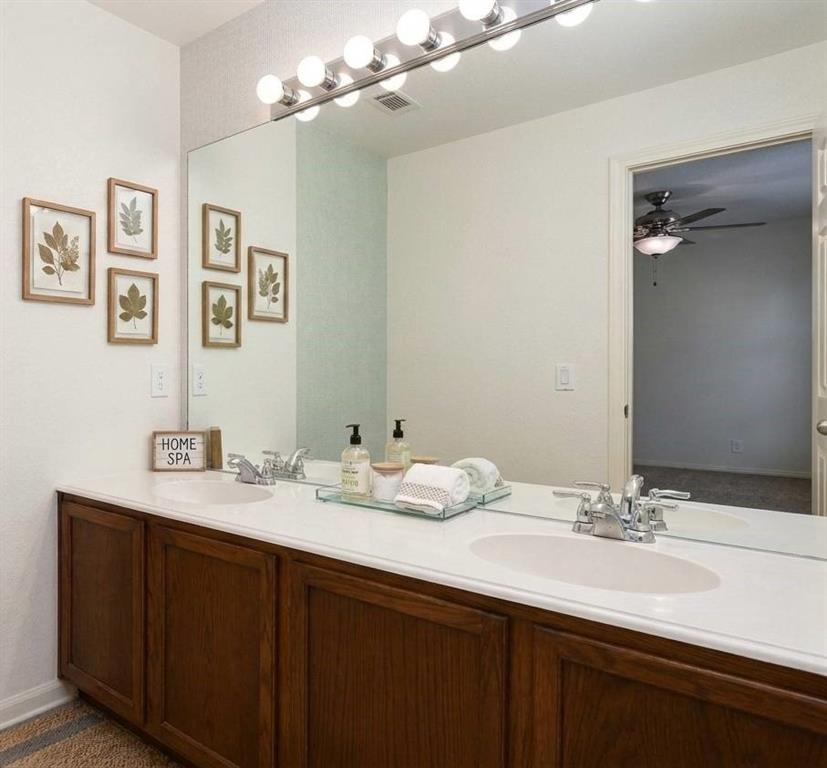 2219 Glacier Park Lane Property Photo 15