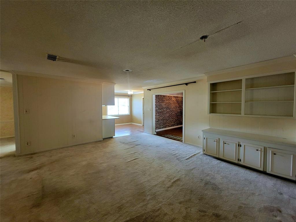 303 Merrill Property Photo 4