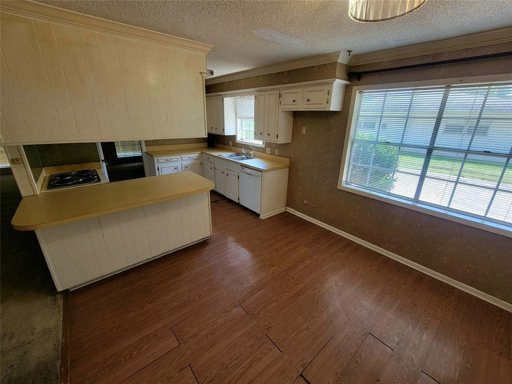 303 Merrill Property Photo 6