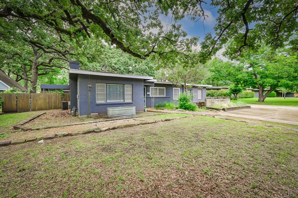 1122 W Park Row Drive Property Photo 2