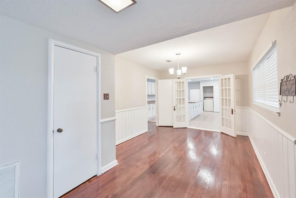 1122 W Park Row Drive Property Photo 4