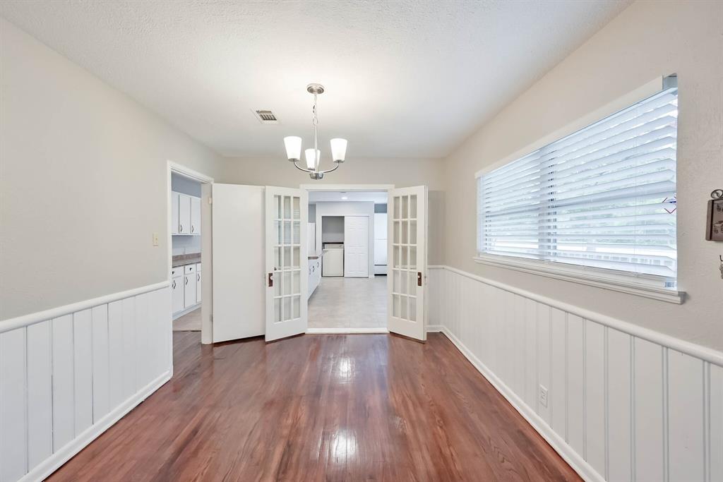 1122 W Park Row Drive Property Photo 5