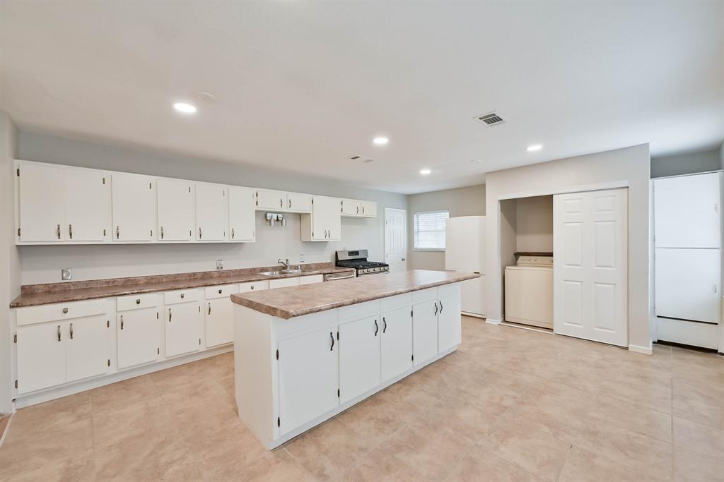 1122 W Park Row Drive Property Photo 12