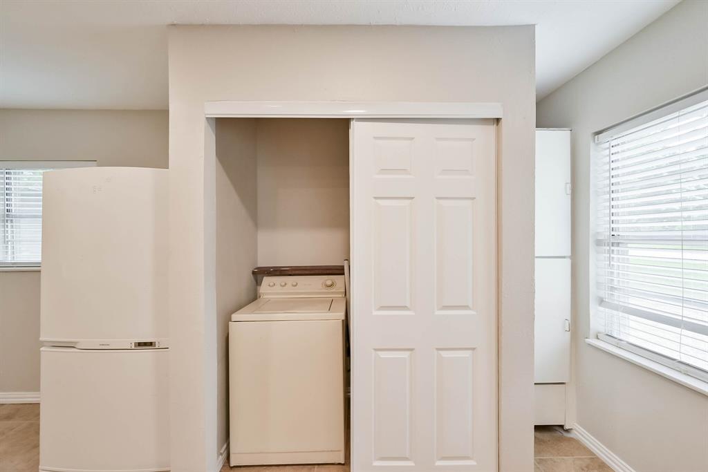 1122 W Park Row Drive Property Photo 19