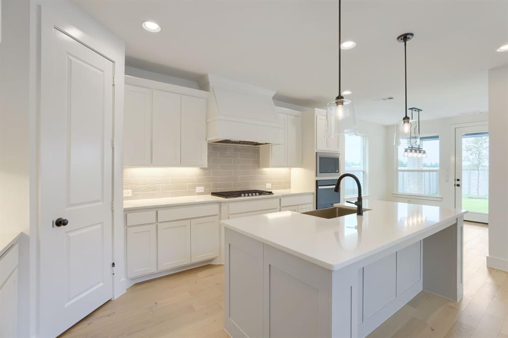 1608 Ramble Way Property Photo 6