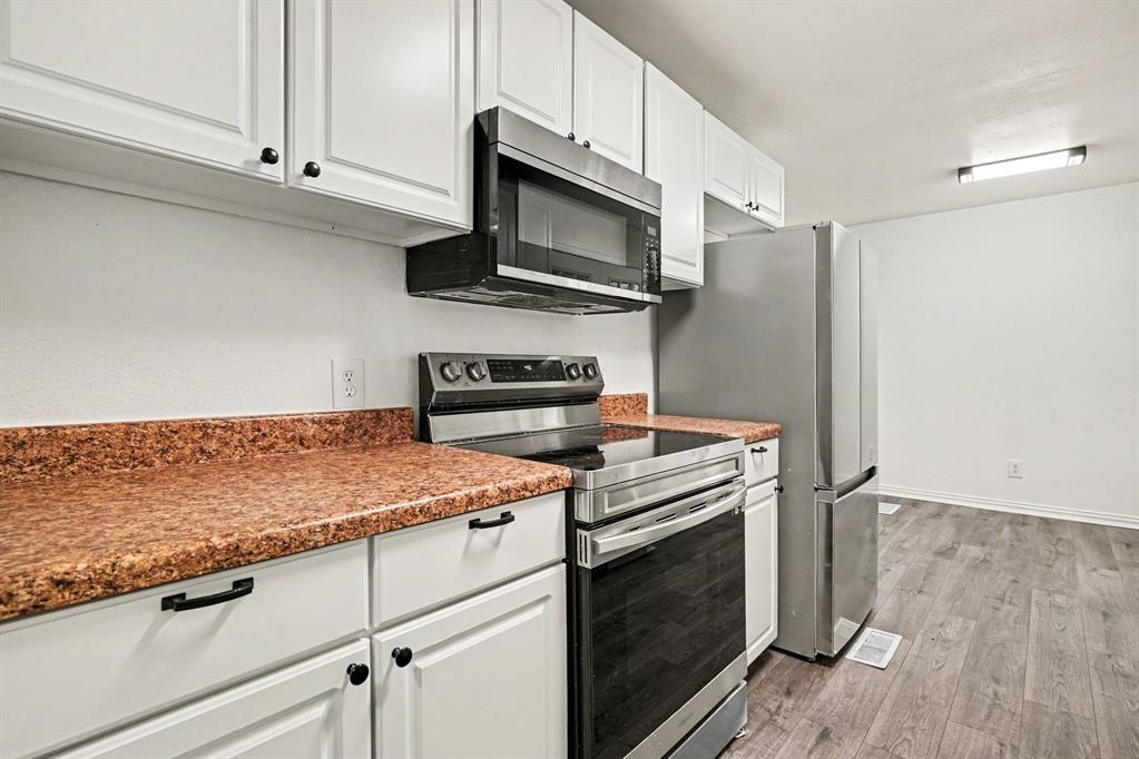 4305 Lucero Drive Property Photo 7