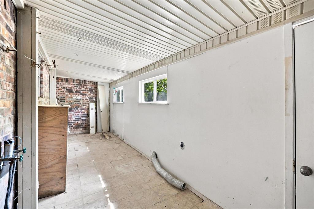 503 N College Street Property Photo 15