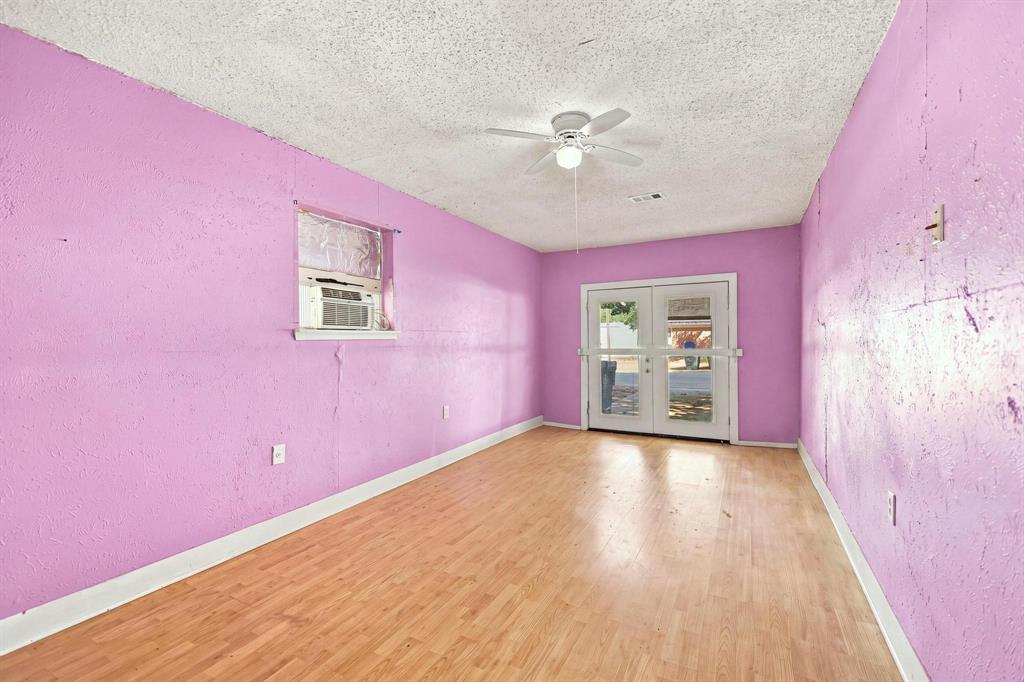 503 N College Street Property Photo 16