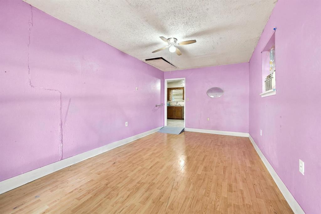 503 N College Street Property Photo 17