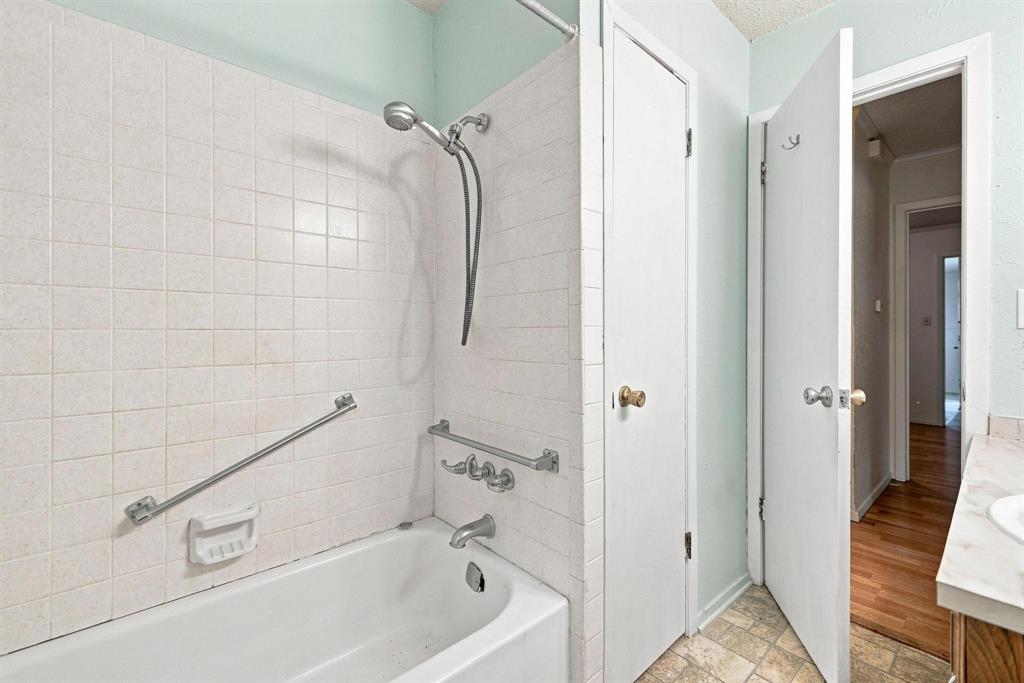 503 N College Street Property Photo 25