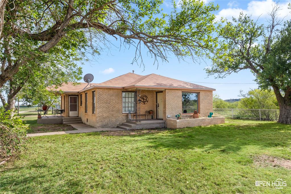 1593 Irvin Road Property Photo 3