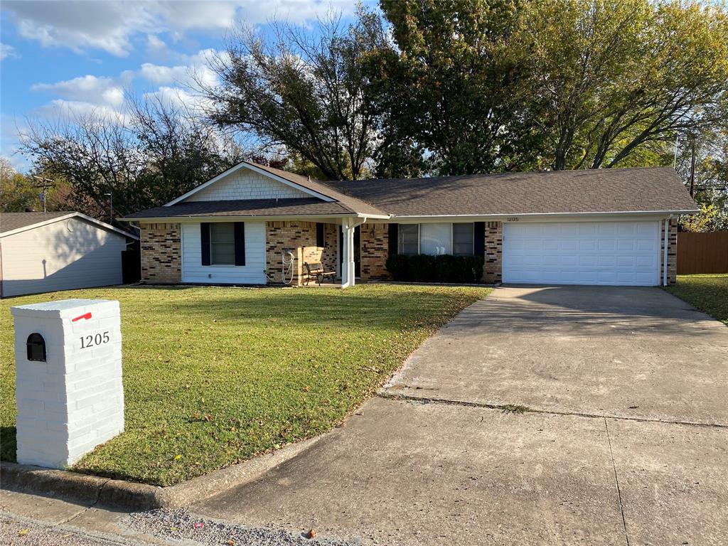 1205 S Valentine Drive Property Photo 1