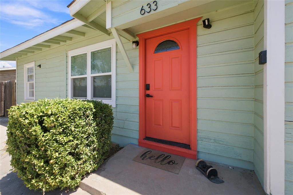 633 Cockerell Drive Property Photo 1