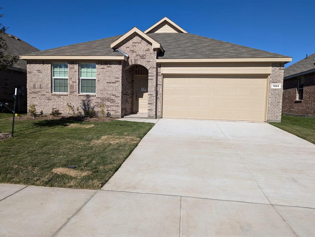 1824 White Ash Way Property Photo 3