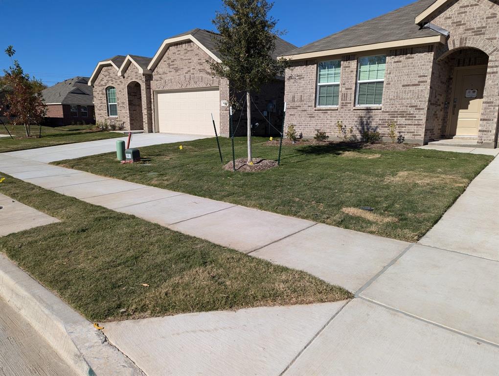 1824 White Ash Way Property Photo 4
