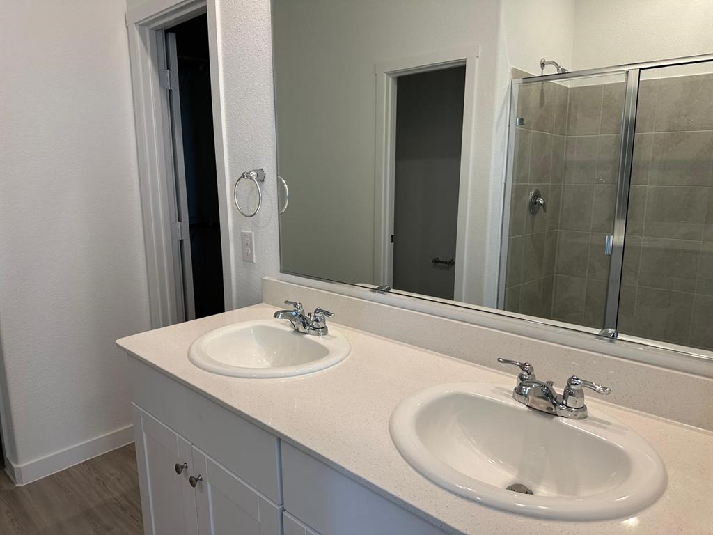 1824 White Ash Way Property Photo 17